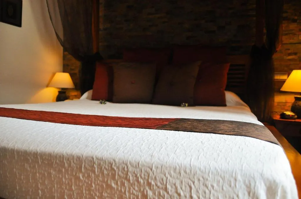 La Villa Marbella - Old Town Hotel